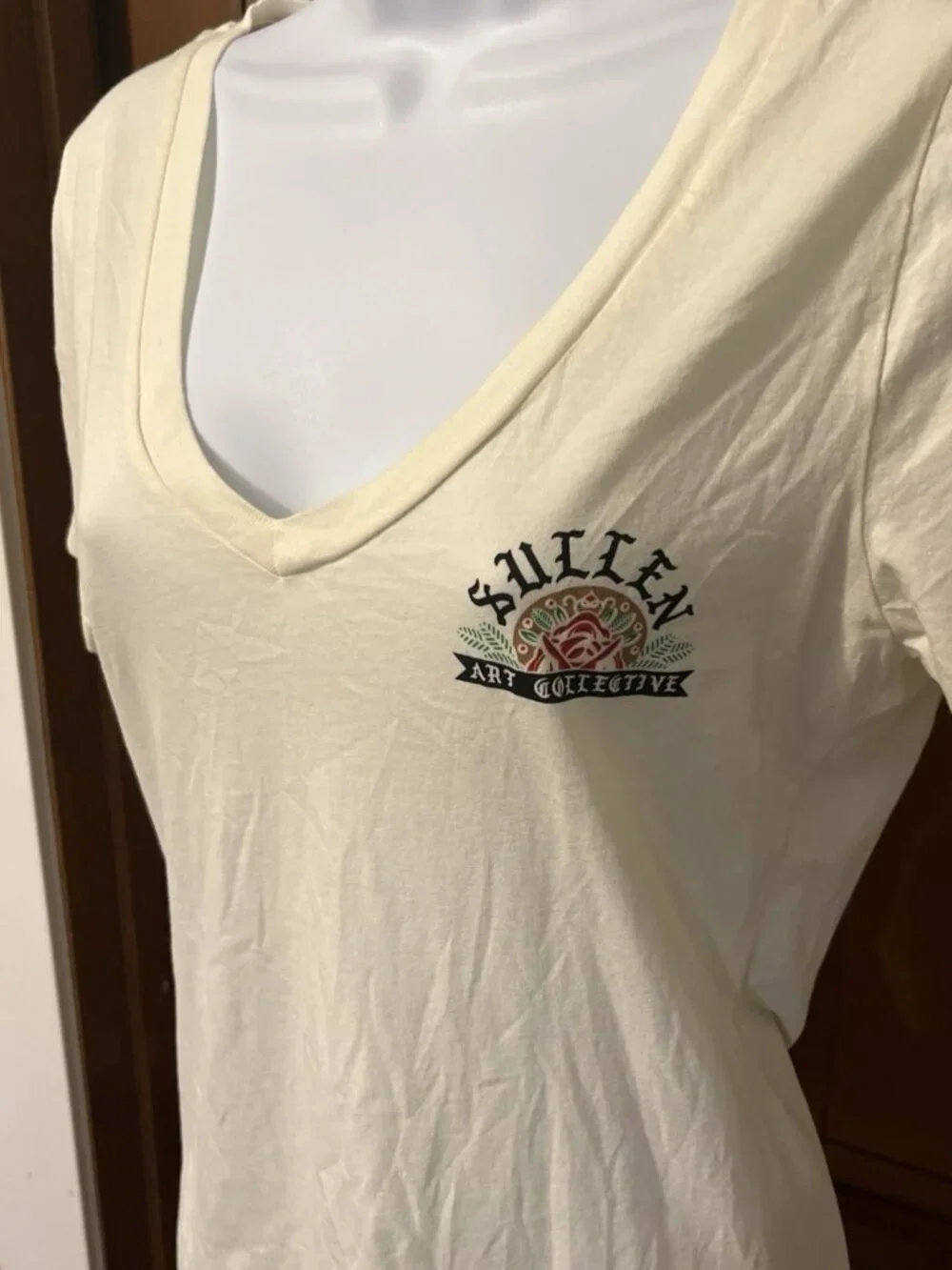Sullen Art Collective Short Sleeve Shirt Beige  Rose Graphic - Picture 5 of 7